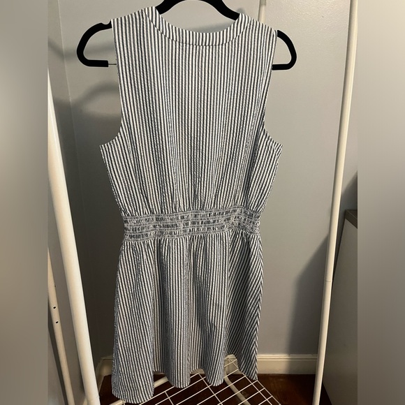 Market & Spruce Sleeveless Smocked Waist Seersucker Dress - Picture 2 of 6